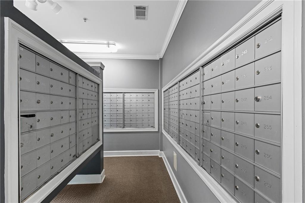 10 Perimeter Summit Boulevard, Unit 3311 Atlanta, GA 30319 - Photo 35 of 68 walk in closet