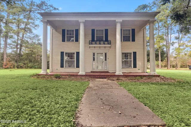 $300,000 | 115 Sherwood Lane, Crowley, LA 70526