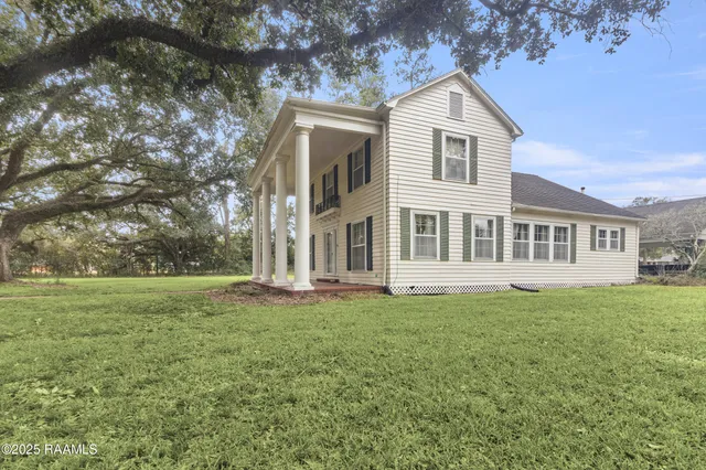 $300,000 | 115 Sherwood Lane, Crowley, LA 70526