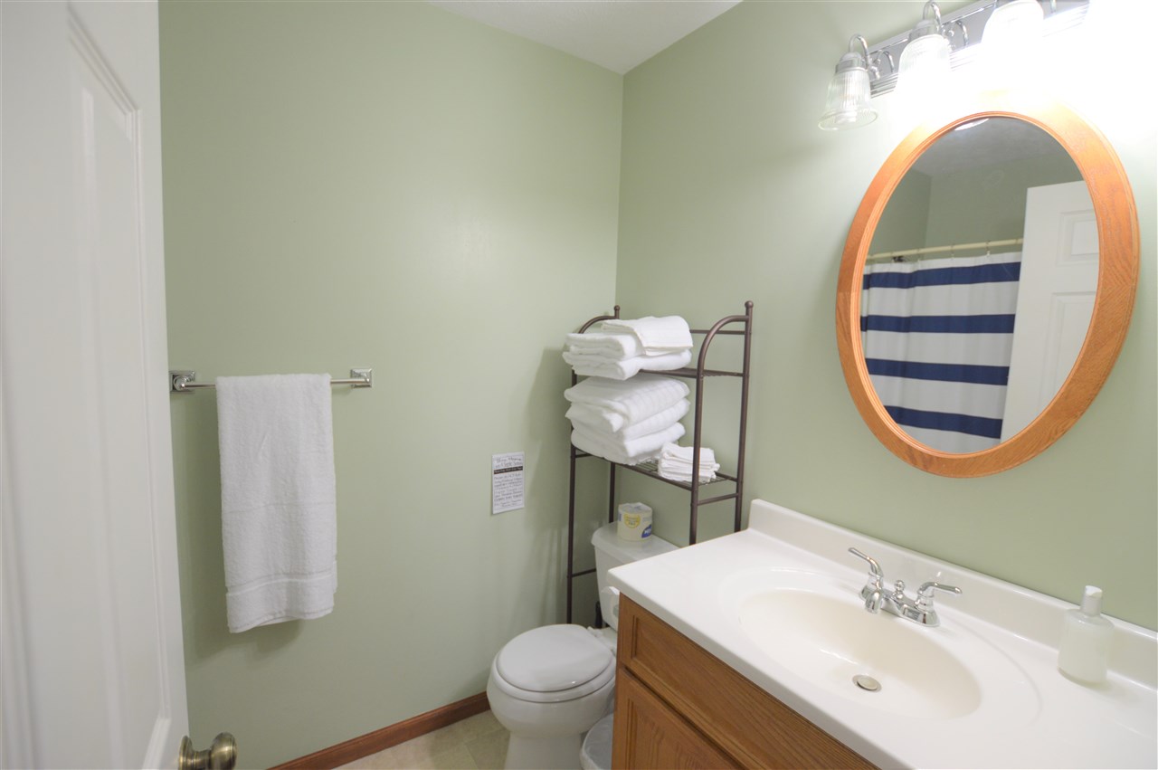 242 High Lake Road Traverse City, MI 49696 - Photo 11 of 28 1838040-10.JPG