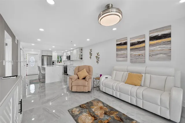 a en suite bathroom with a sink and a mirror