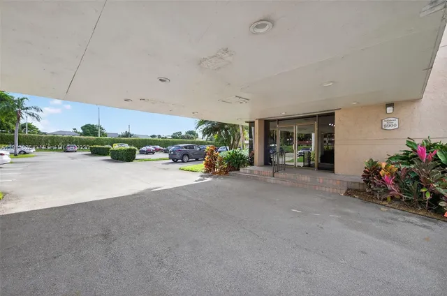 $3,100 | 8900 Washington Street, Unit 410, Pembroke Pines, FL 33025