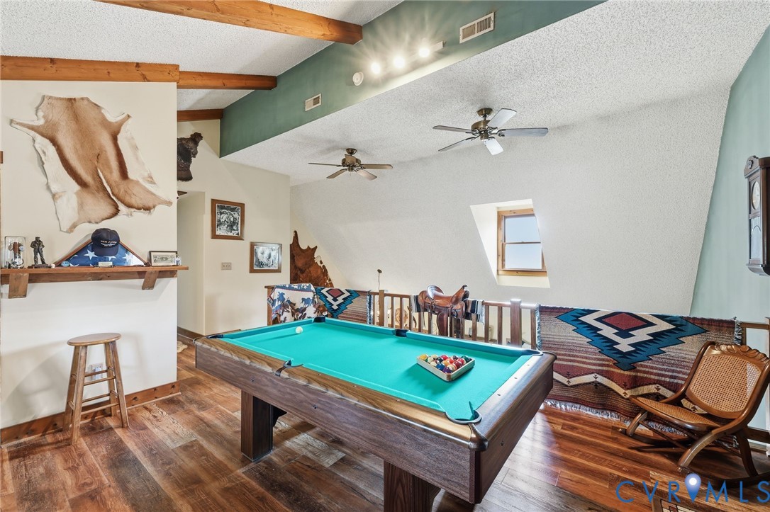 4022 Evelake Road Richmond, VA 23237 - Photo 28 of 35 a room with furniture and a table