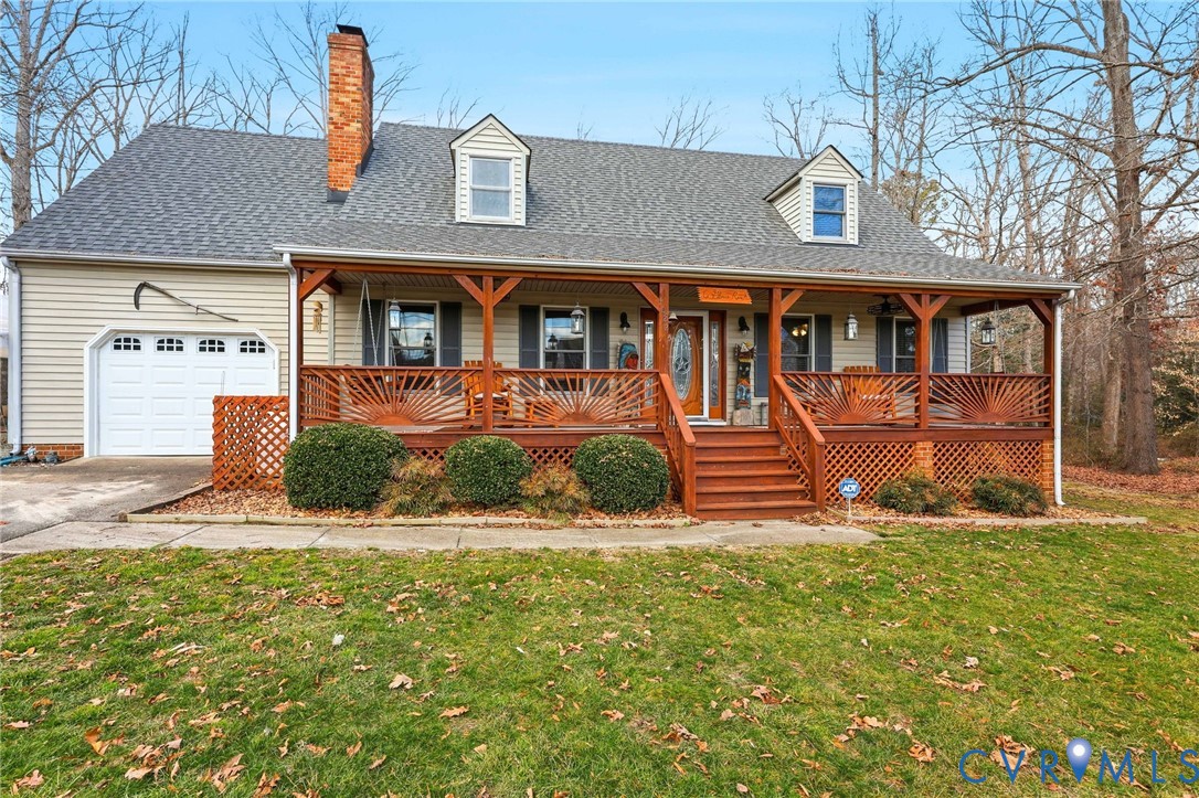 4022 Evelake Road Richmond, VA 23237 - Photo 4 of 35 front view of a house with a yard