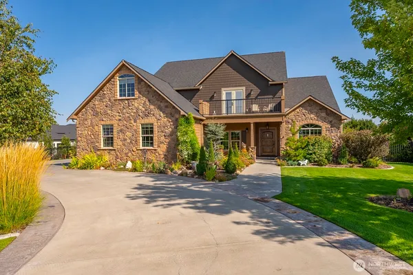 $899,000 | 7724 Dune Lake Road Southeast, Moses Lake, WA 98837