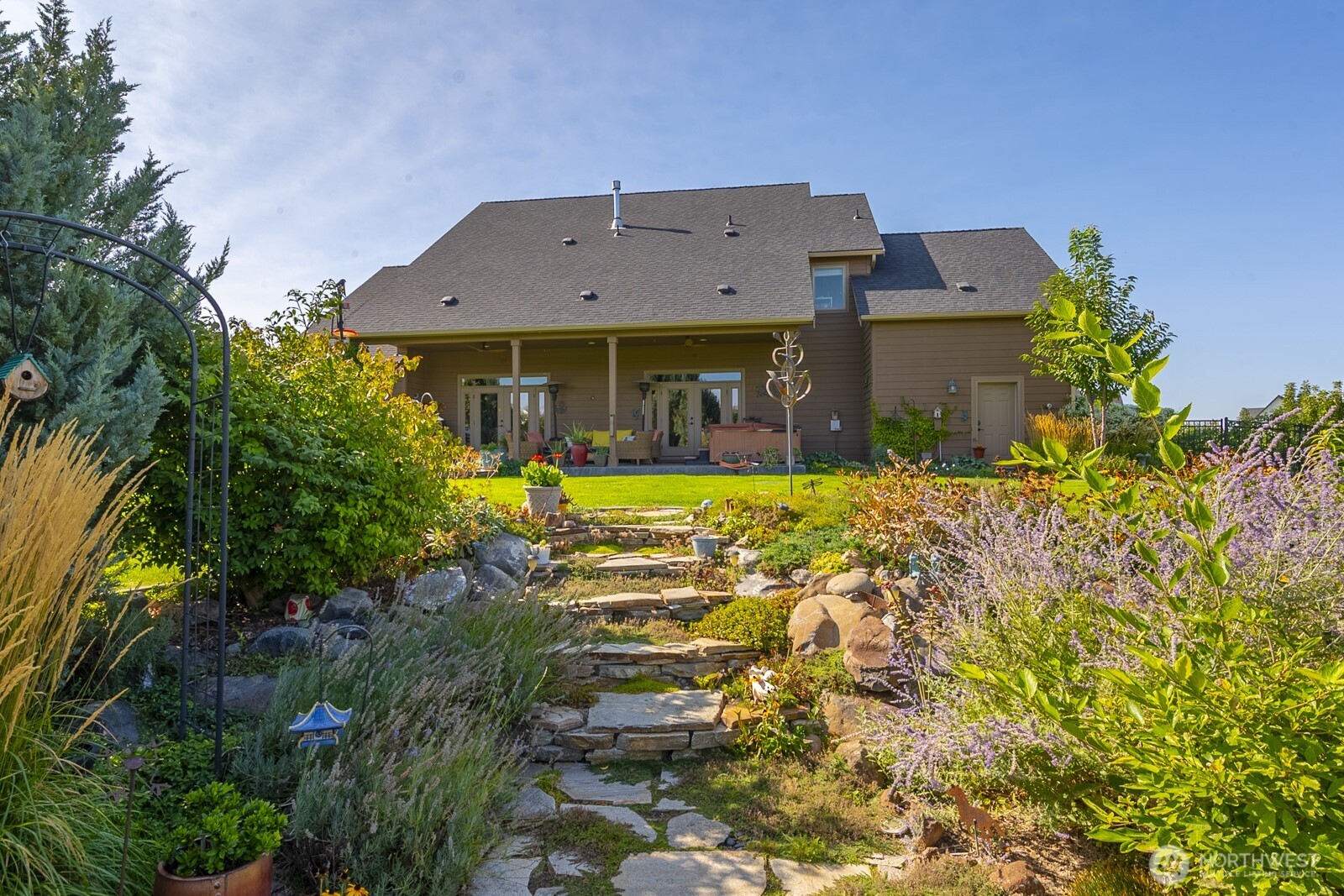 7724 Dune Lake Road Southeast Moses Lake, WA 98837 - Photo 6 of 40