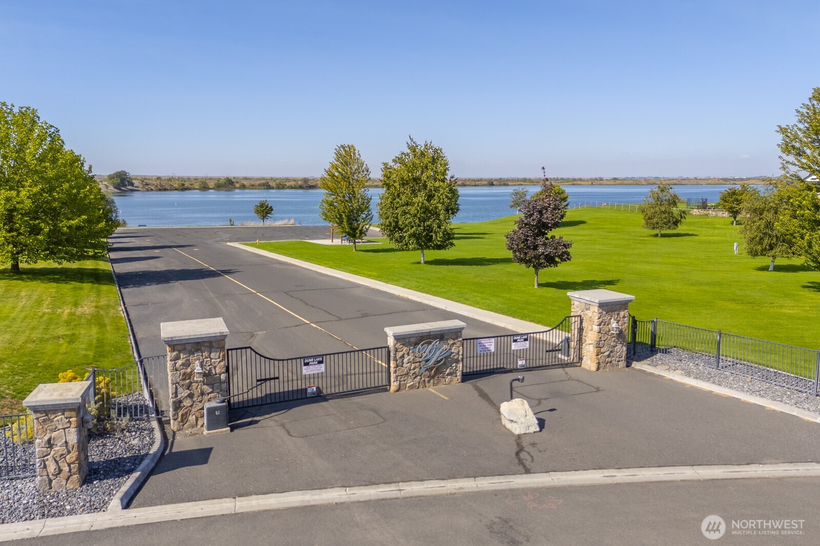 7724 Dune Lake Road Southeast Moses Lake, WA 98837 - Photo 7 of 40