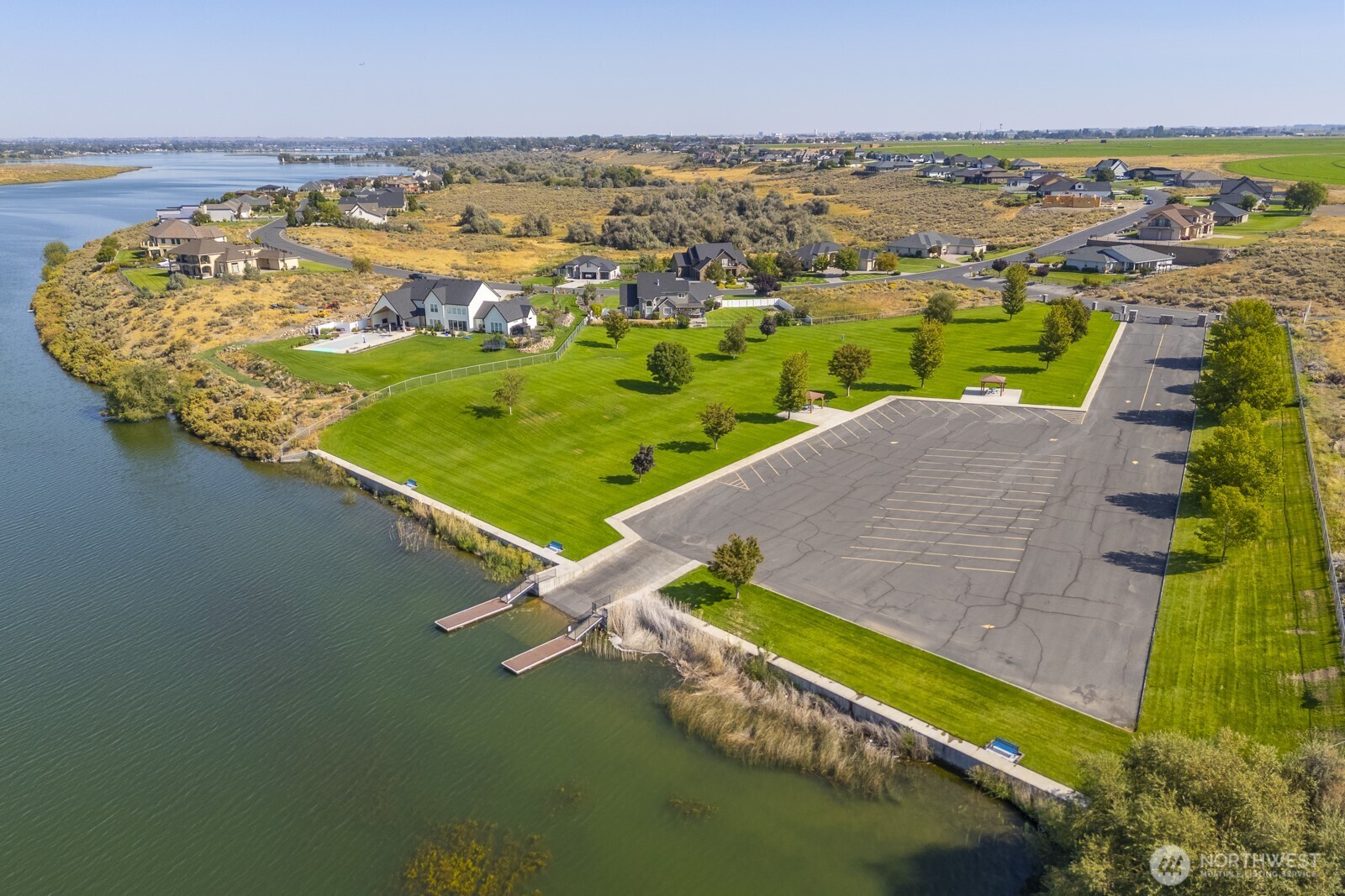 7724 Dune Lake Road Southeast Moses Lake, WA 98837 - Photo 8 of 40