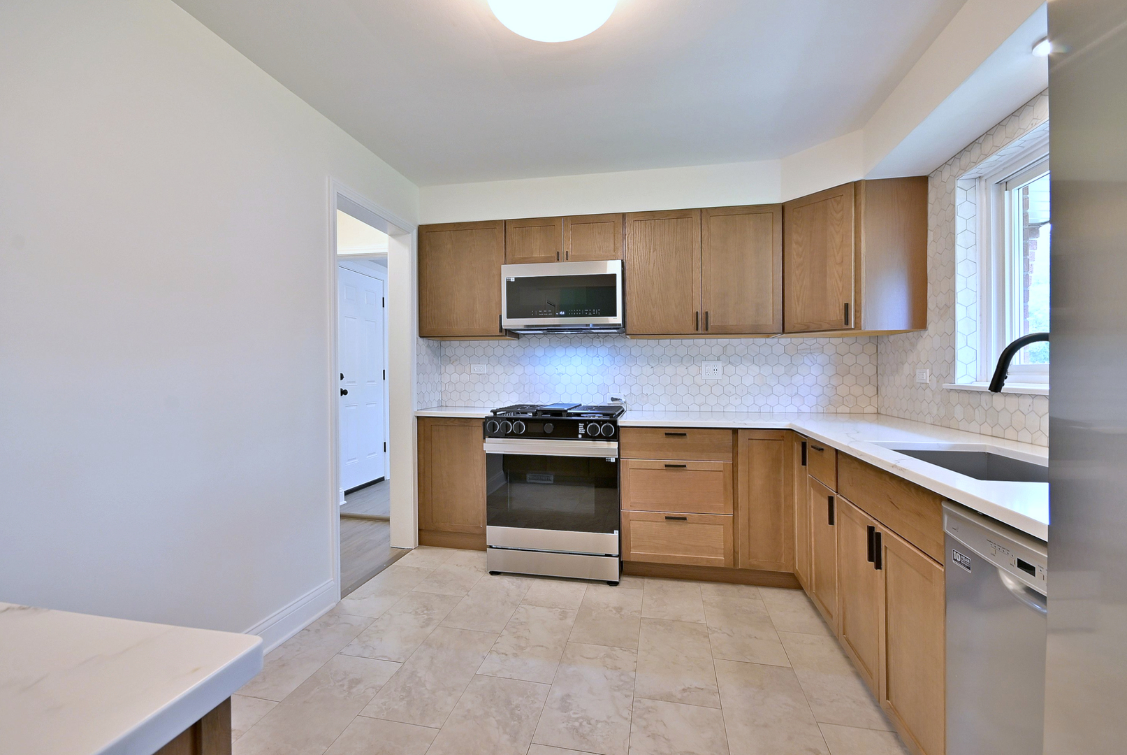 6750 North Kostner Avenue Lincolnwood, IL 60712 - Photo 8 of 37