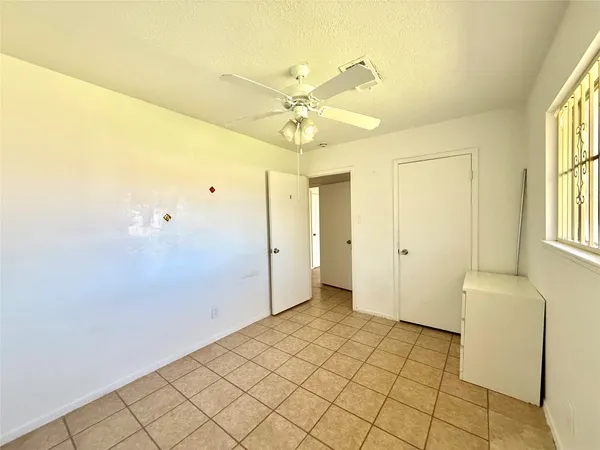 $2,100 | 8906 Leader Street, Houston, TX 77036