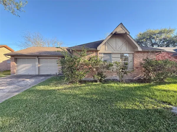 $2,100 | 8906 Leader Street, Houston, TX 77036
