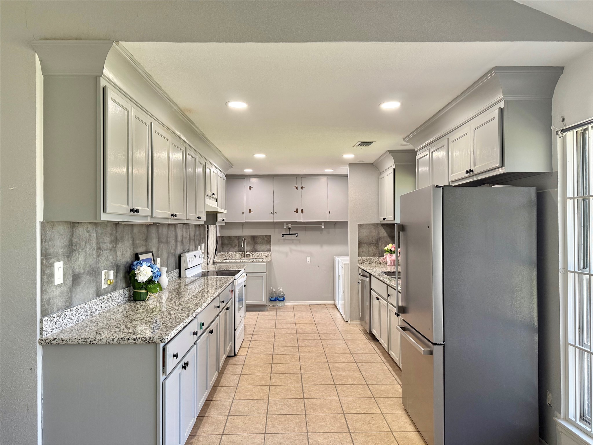 8906 Leader Street Houston, TX 77036 - Photo 4 of 21