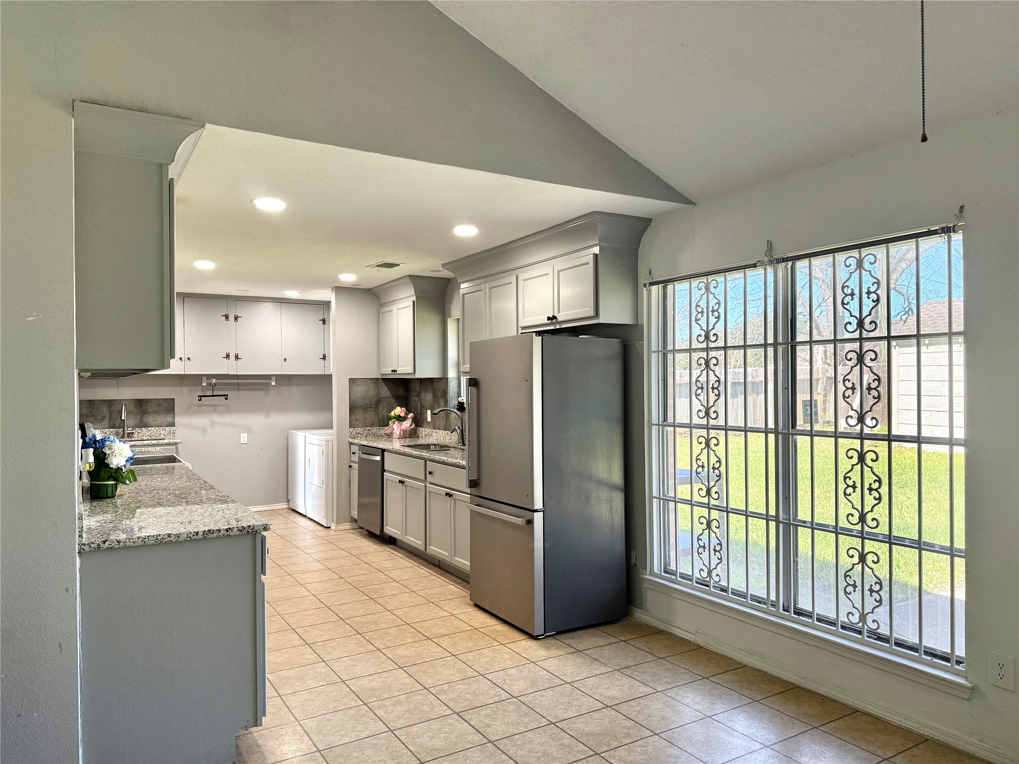 8906 Leader Street Houston, TX 77036 - Photo 7 of 21