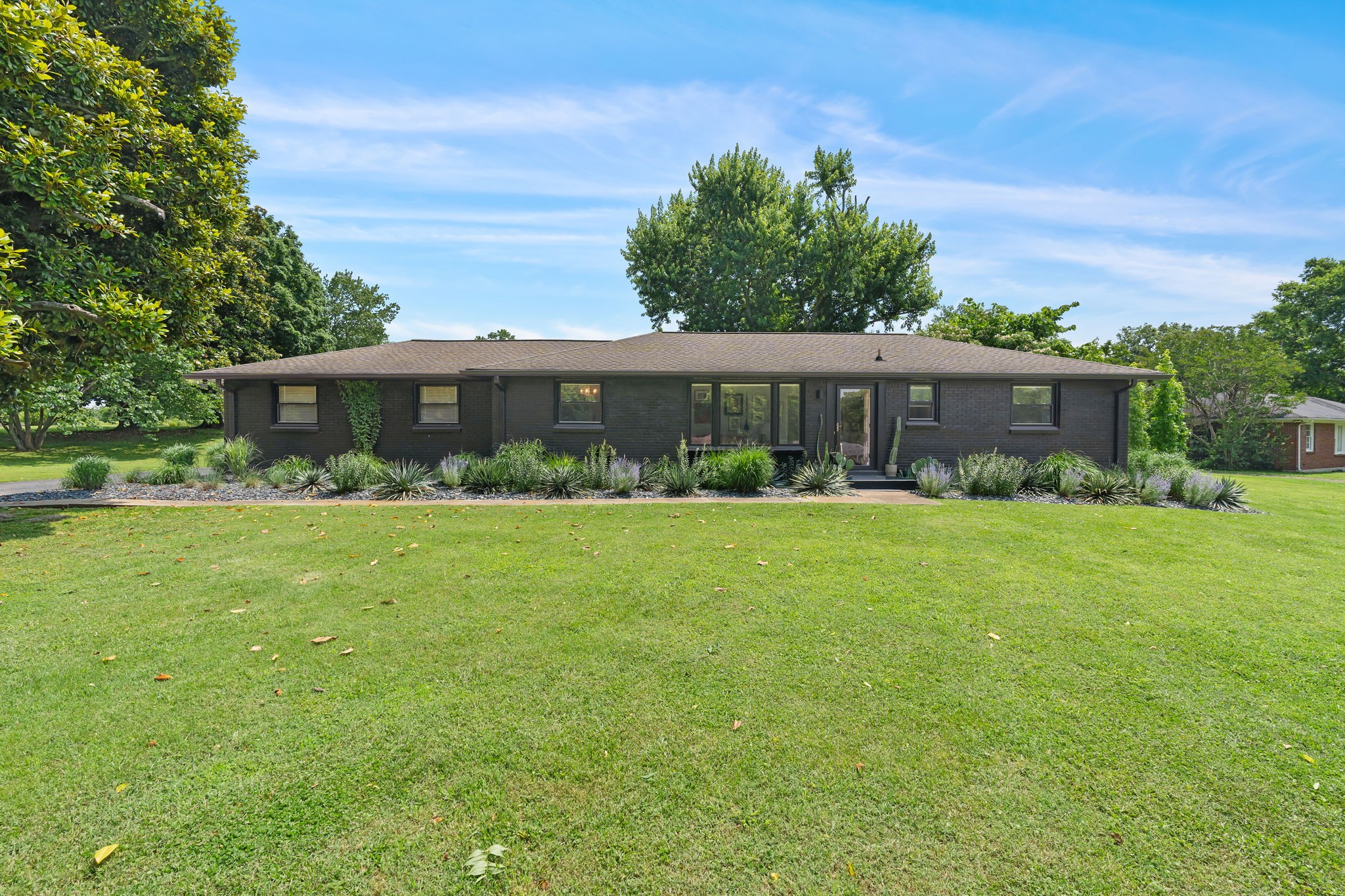 659 Devon Drive Nashville, TN 37220 - Photo 2 of 17