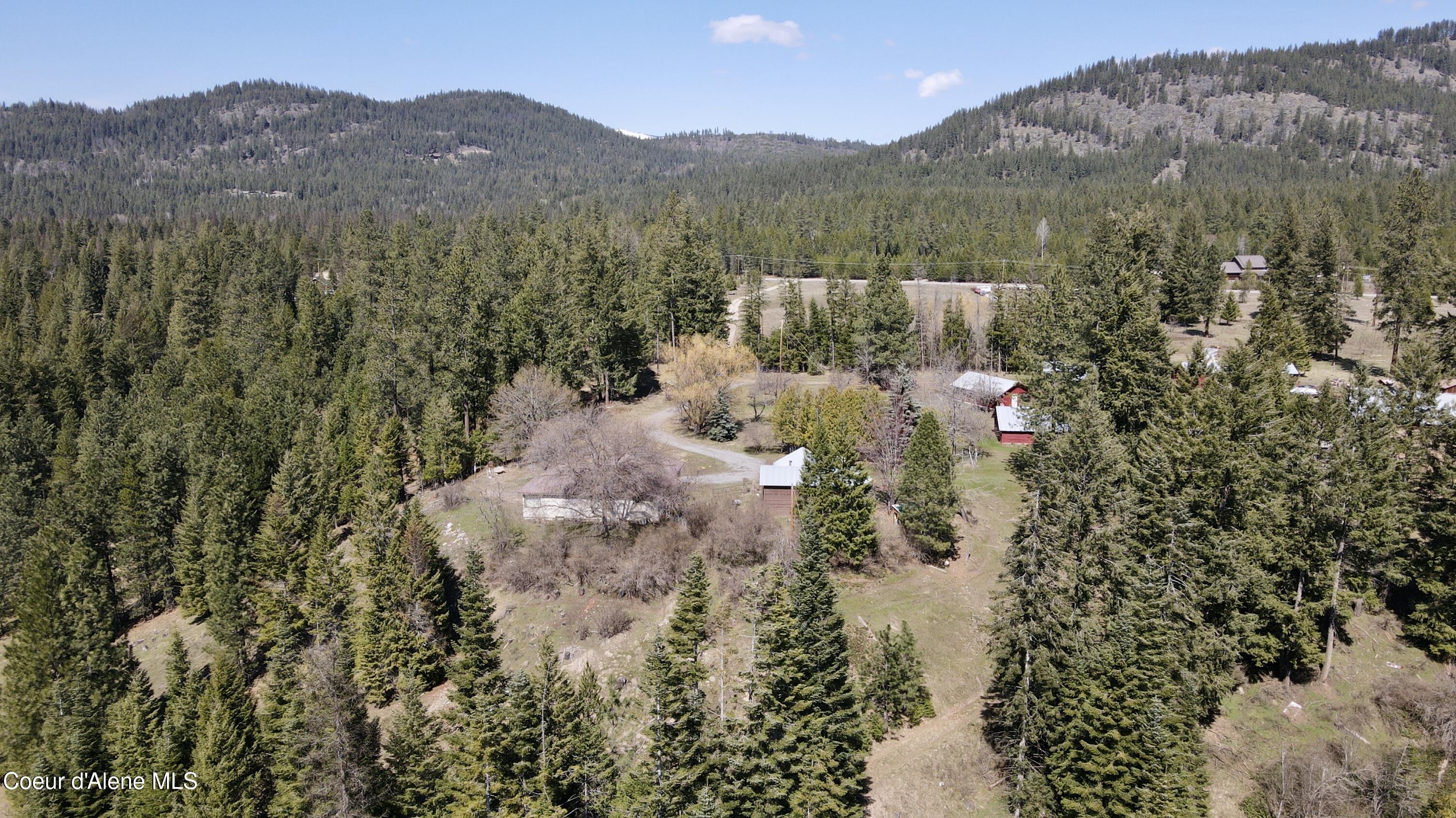 3216 Dufort Road Sagle, ID 83860 - Photo 31 of 99 View North 2