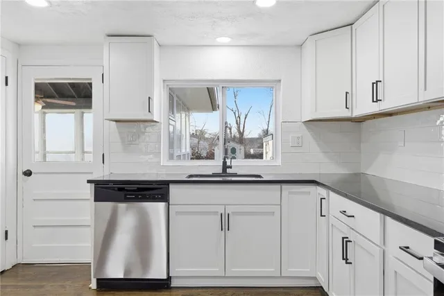 $249,950 | 1704 Highland Drive, Independence, MO 64057