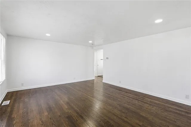 $249,950 | 1704 Highland Drive, Independence, MO 64057