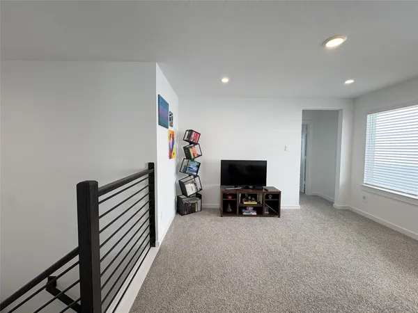 $2,700 | 2913 Crown Gate Drive, Houston, TX 77047