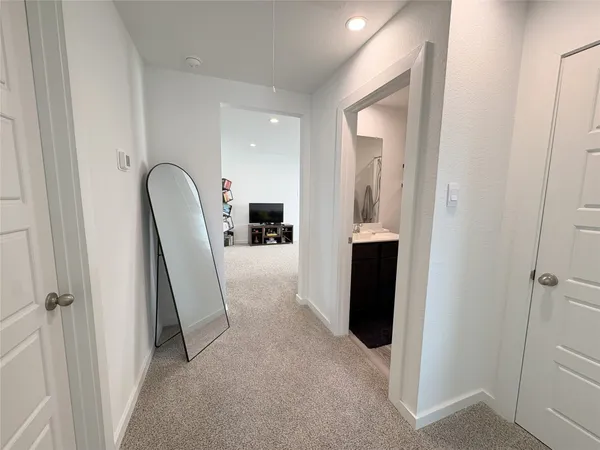 $2,700 | 2913 Crown Gate Drive, Houston, TX 77047