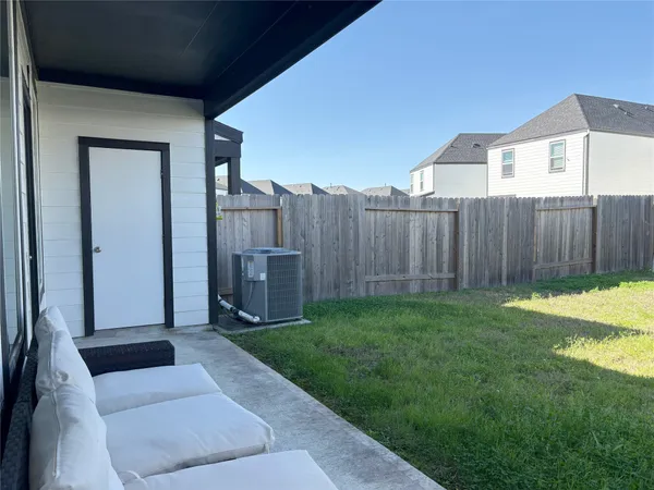 $2,700 | 2913 Crown Gate Drive, Houston, TX 77047