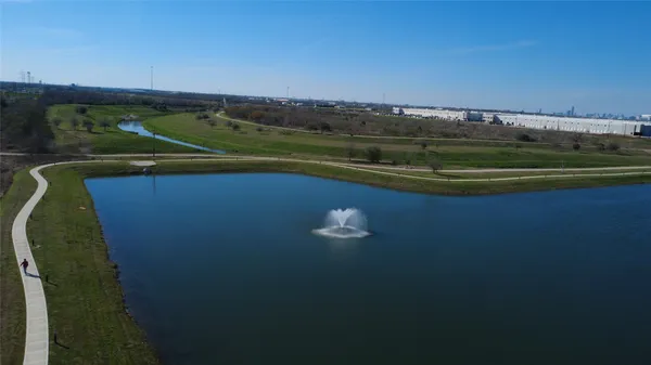 $2,700 | 2913 Crown Gate Drive, Houston, TX 77047