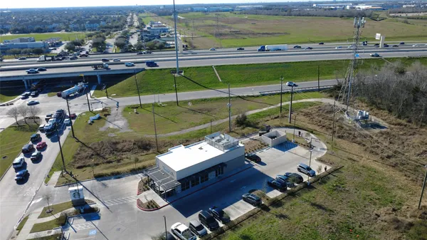 $2,700 | 2913 Crown Gate Drive, Houston, TX 77047