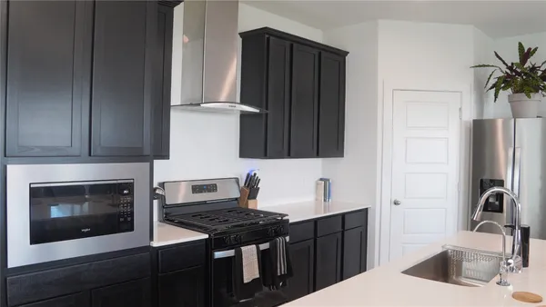 $2,700 | 2913 Crown Gate Drive, Houston, TX 77047