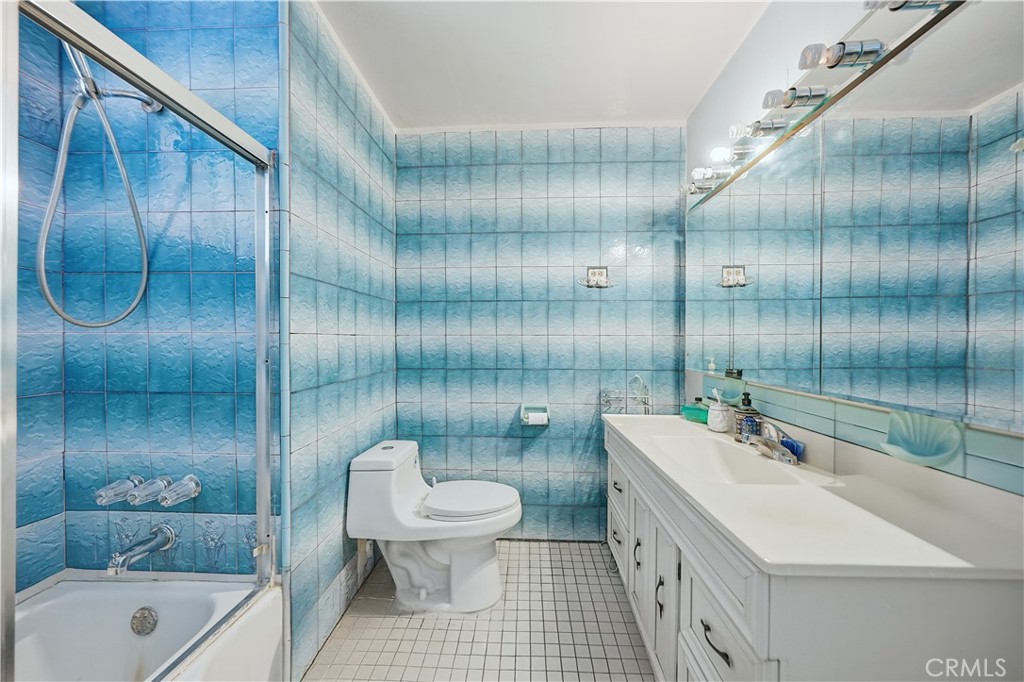 117 Spanner Street Monrovia, CA 91016 - Photo 19 of 33 a bathroom with a sink a toilet and shower