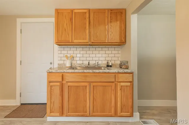 $87,900 | 213 North Cross Street, Brighton, IL 62012