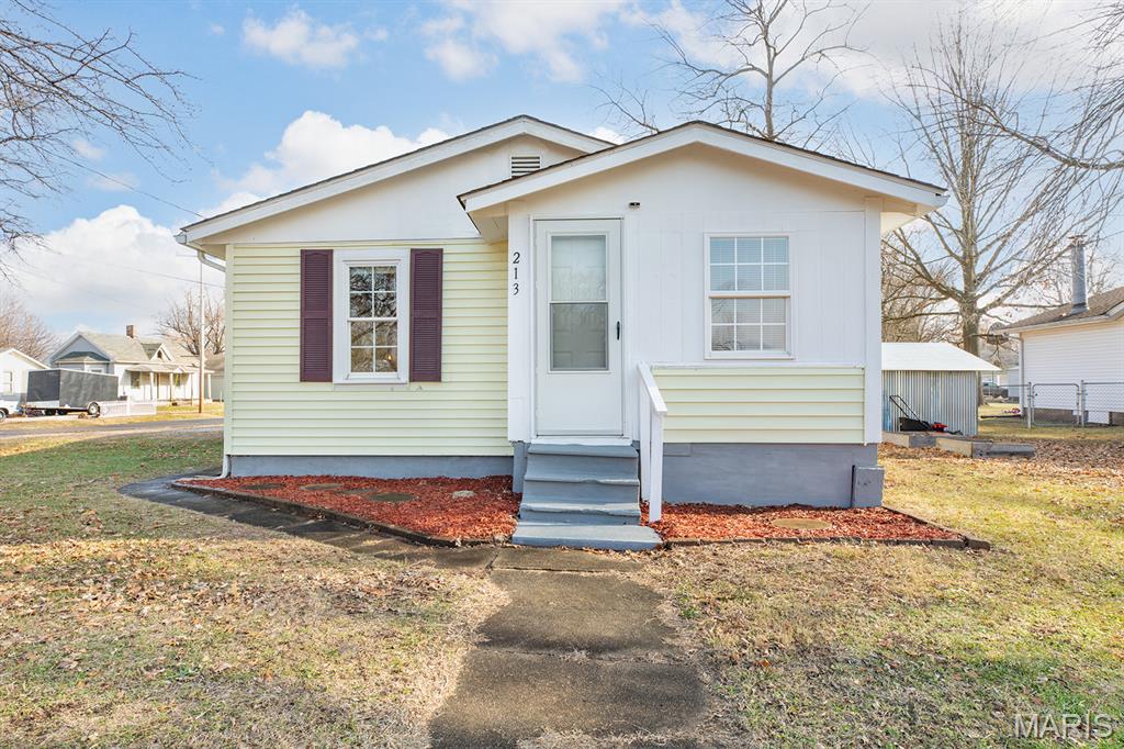 213 North Cross Street Brighton, IL 62012 - Photo 2 of 27