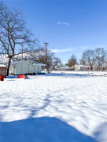 $87,900 | 213 North Cross Street, Brighton, IL 62012