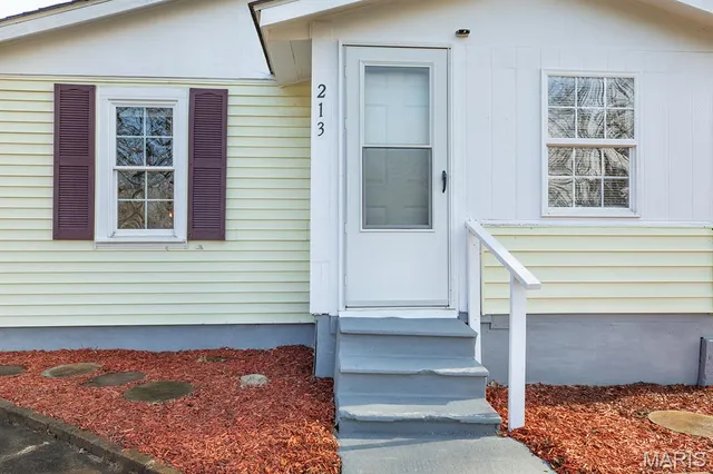 $87,900 | 213 North Cross Street, Brighton, IL 62012