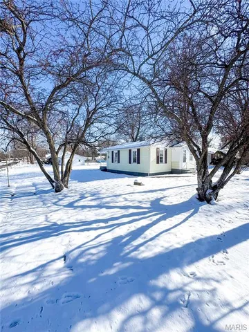 $87,900 | 213 North Cross Street, Brighton, IL 62012
