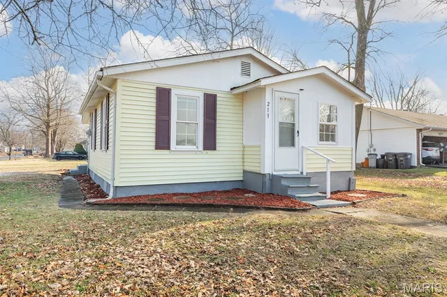 $87,900 | 213 North Cross Street, Brighton, IL 62012