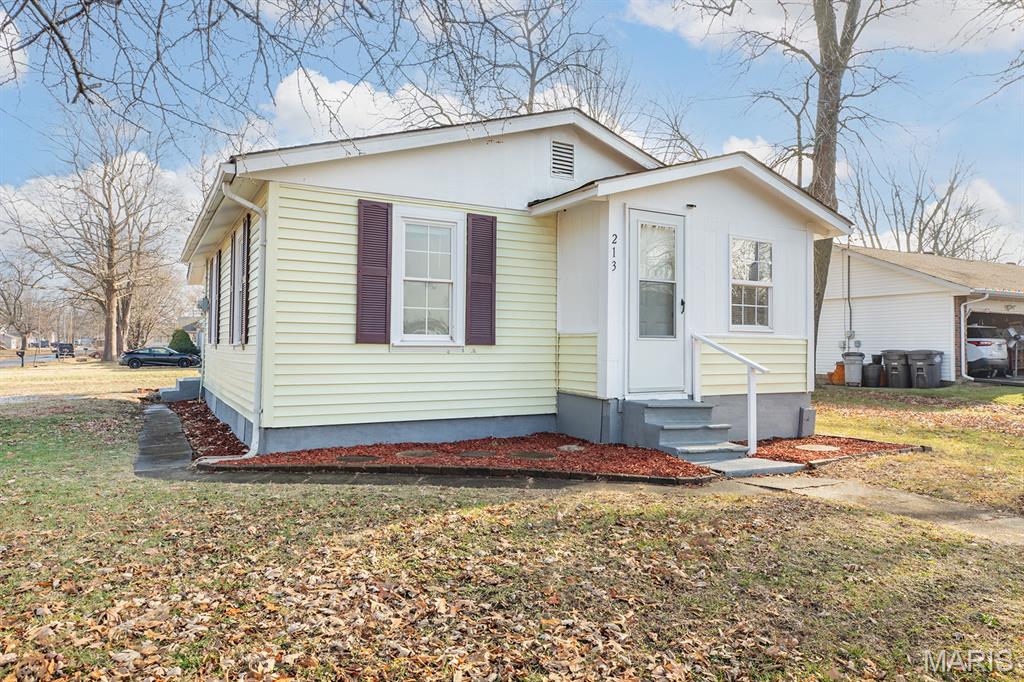 213 North Cross Street Brighton, IL 62012 - Photo 4 of 27