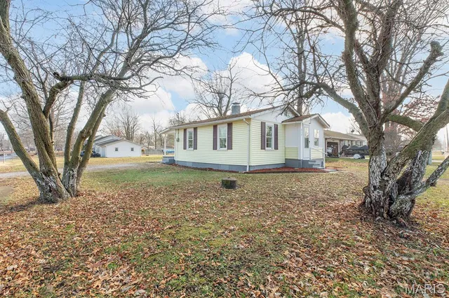 $87,900 | 213 North Cross Street, Brighton, IL 62012