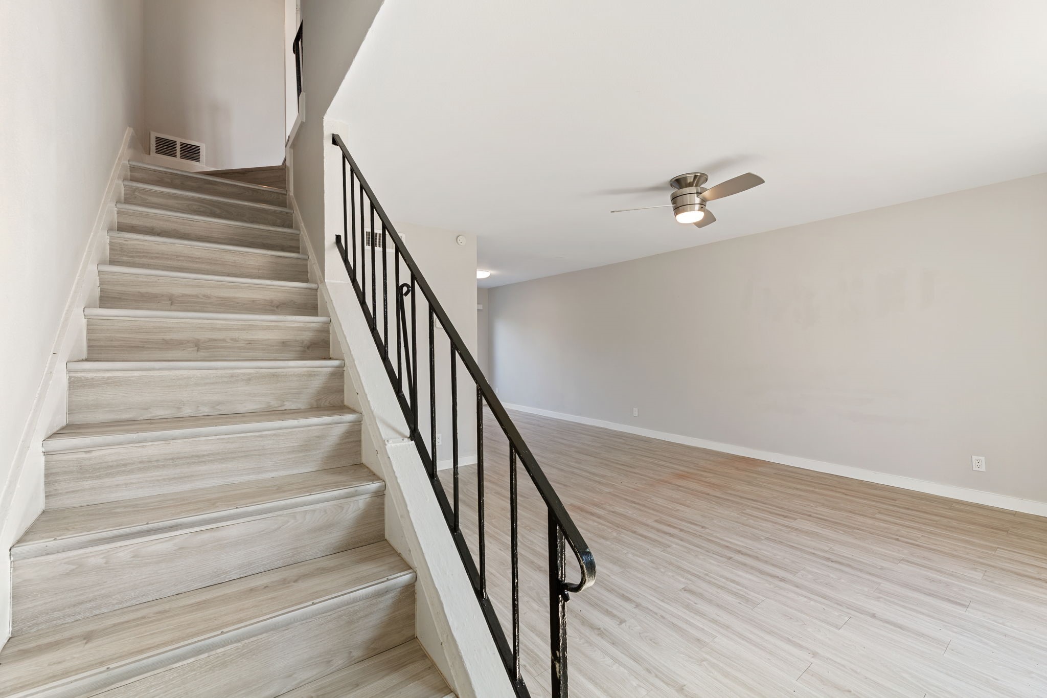 5005 Manor Road, Unit 122 Austin, TX 78723 - Photo 14 of 35 a view of entryway