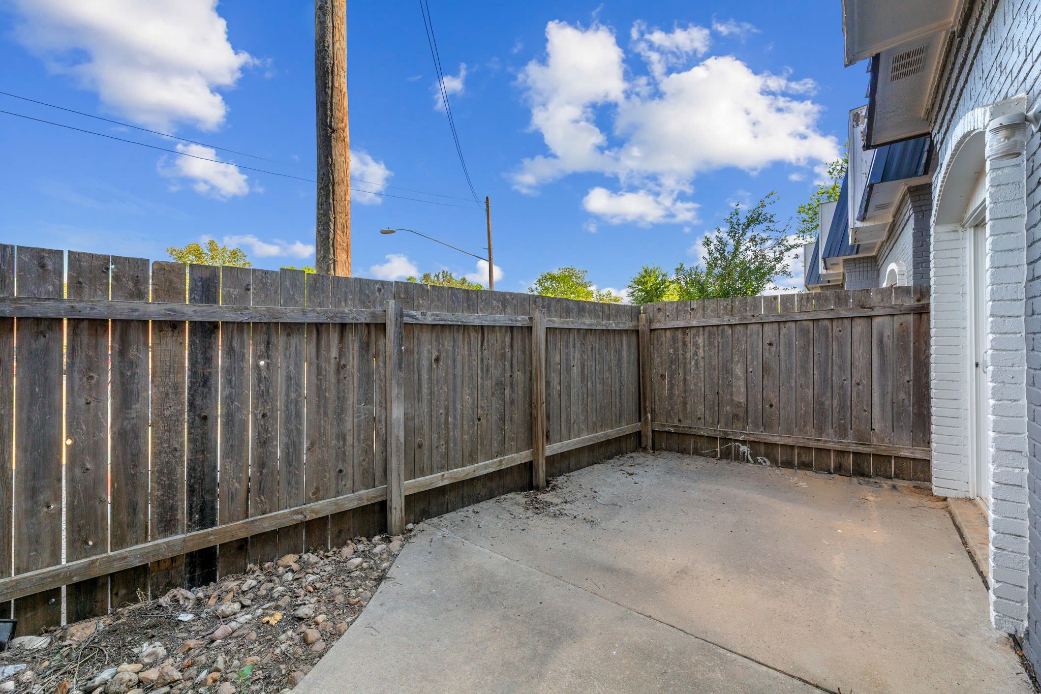 5005 Manor Road, Unit 122 Austin, TX 78723 - Photo 29 of 35 a view of a fence