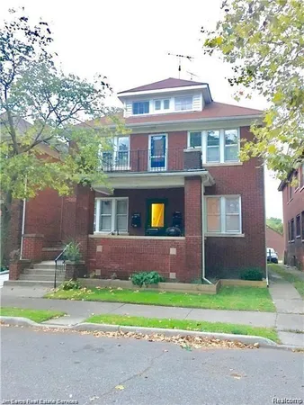 $1,200 | 817 Beaconsfield Avenue, Grosse Pointe, MI 48230