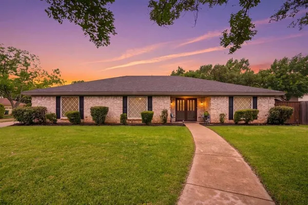 $519,900 | 1705 Louella Court, Hurst, TX 76054