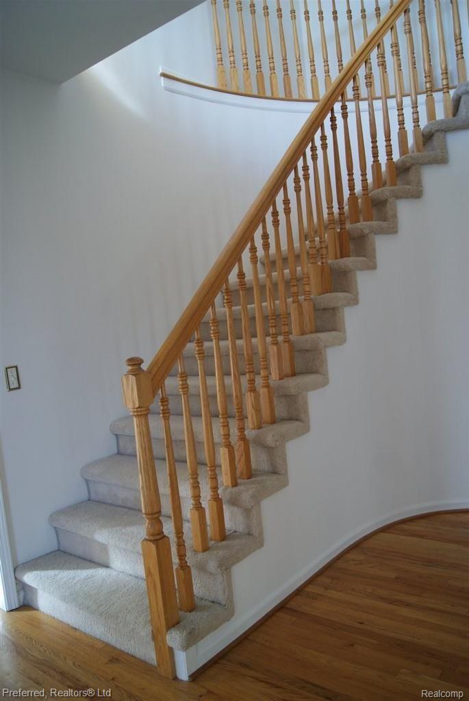 17352 Cross Winds Road Livonia, MI 48152 - Photo 5 of 30 Foyer Area
