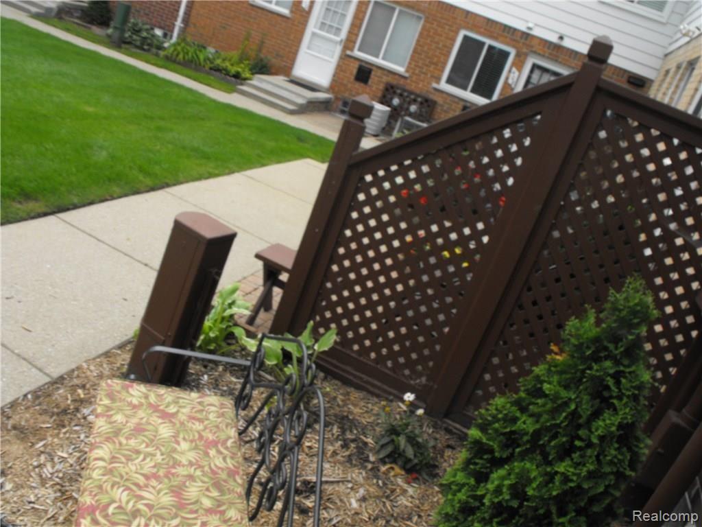 402 Baldwin Avenue Rochester, MI 48307 - Photo 7 of 40