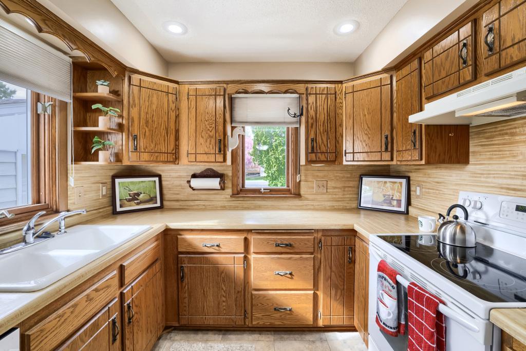6260 Brooklyn Drive Brooklyn Center, MN 55430 - Photo 6 of 30
