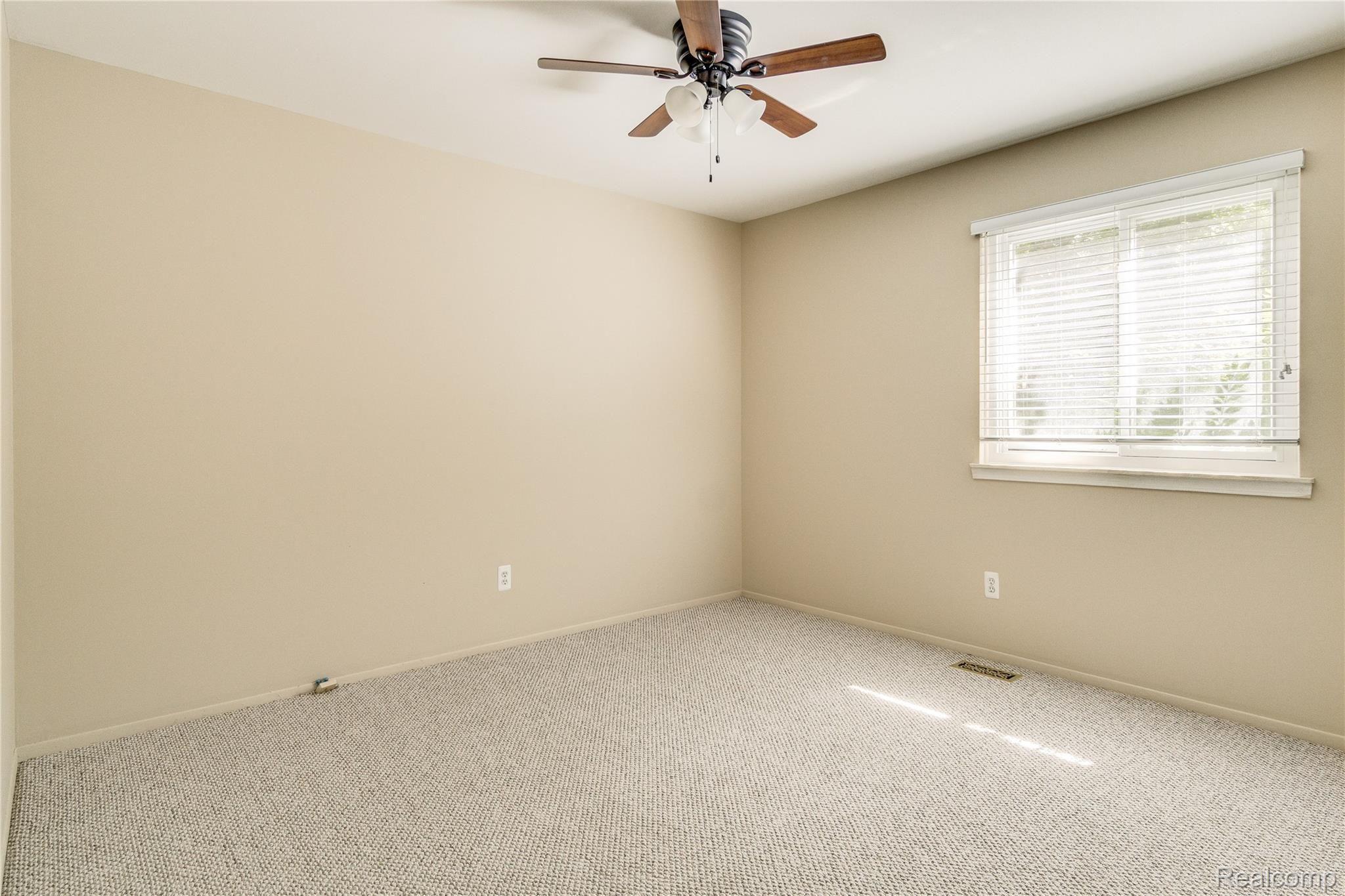 3476 Cone Avenue Rochester, MI 48309 - Photo 21 of 53 Interiors (16 of 41).jpg