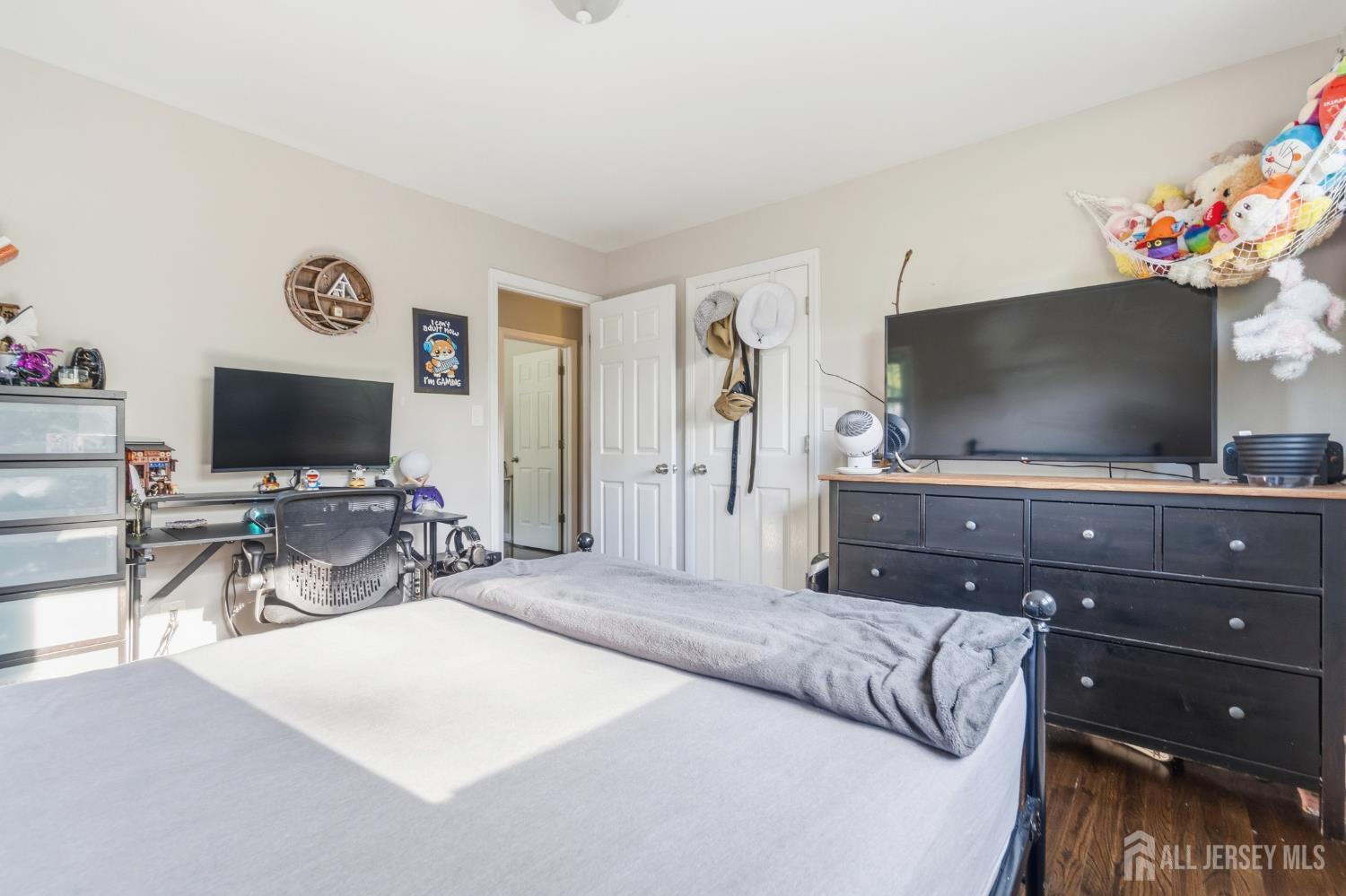 24 Wilk Road Edison, NJ 08837 - Photo 18 of 41