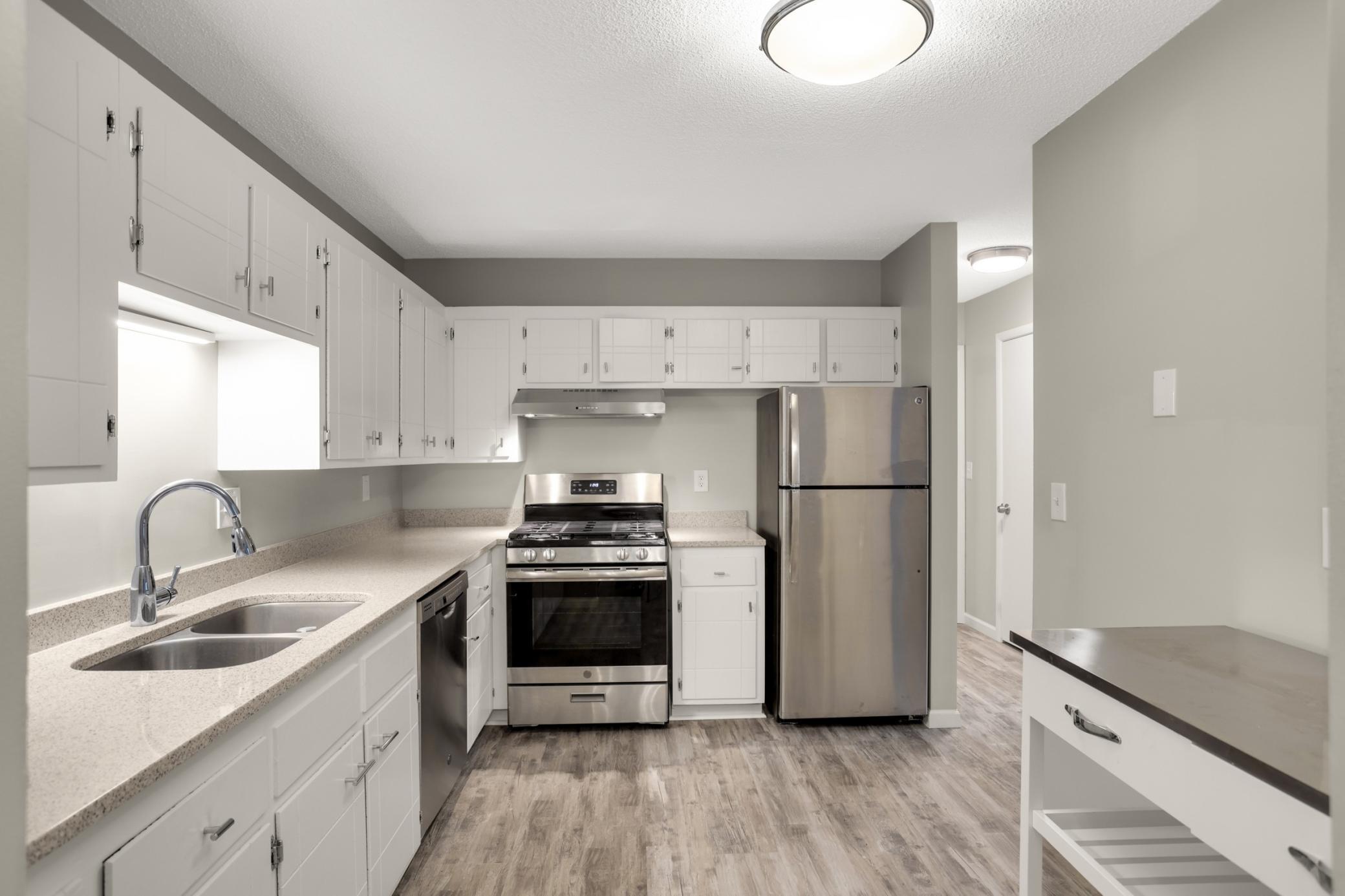 3914 Foss Road, Unit 101 St. Anthony, MN 55421 - Photo 2 of 27 Gallery Image 2