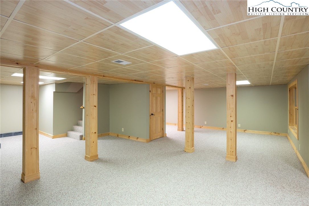 1082 Fox Cove Road Ferguson, NC 28624 - Photo 18 of 22 a view of an empty room