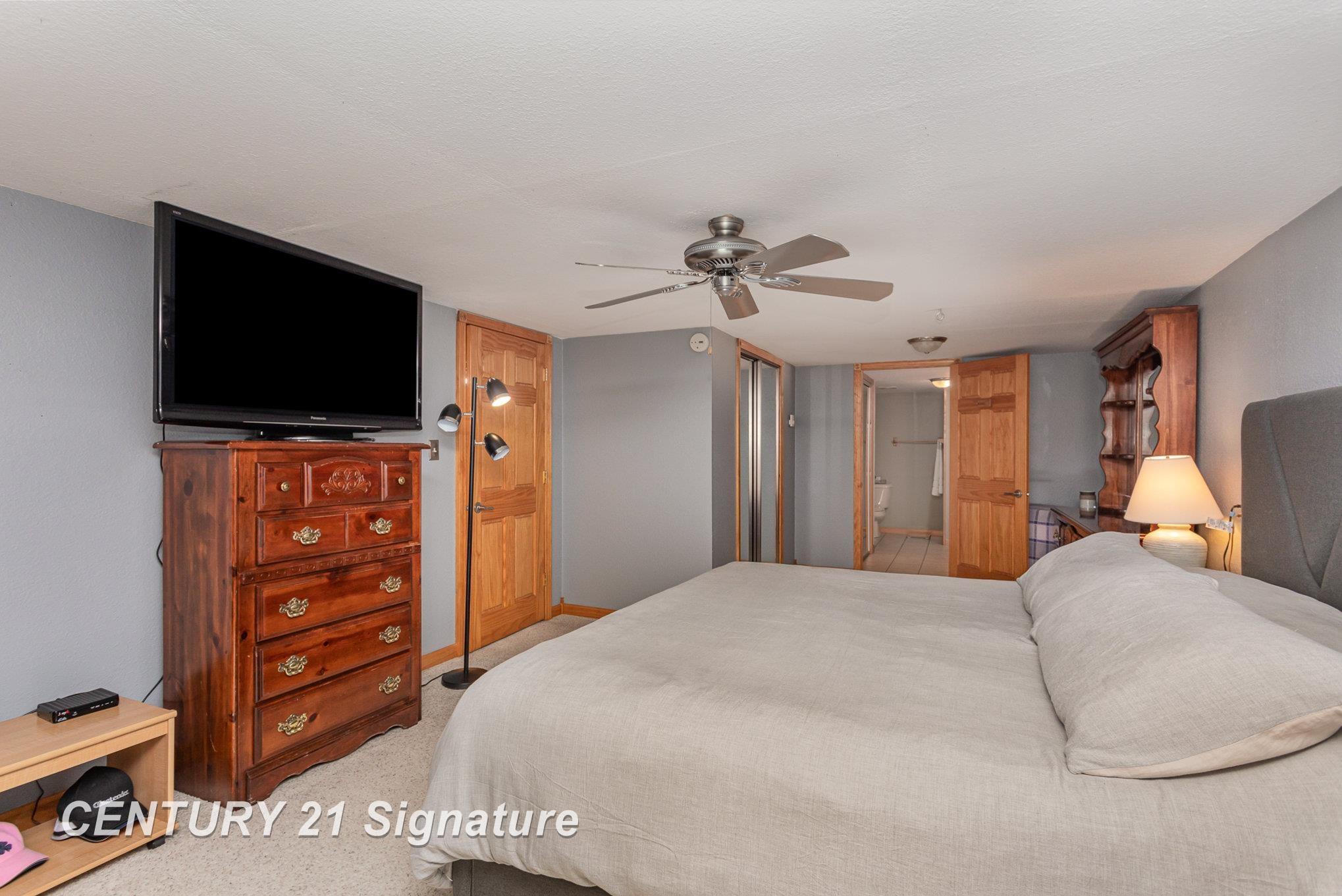 376 North Burns Road Bay City, MI 48708 - Photo 18 of 34 50140718-922e9e91-6111-4313-8c37-07978adee6af.JPG