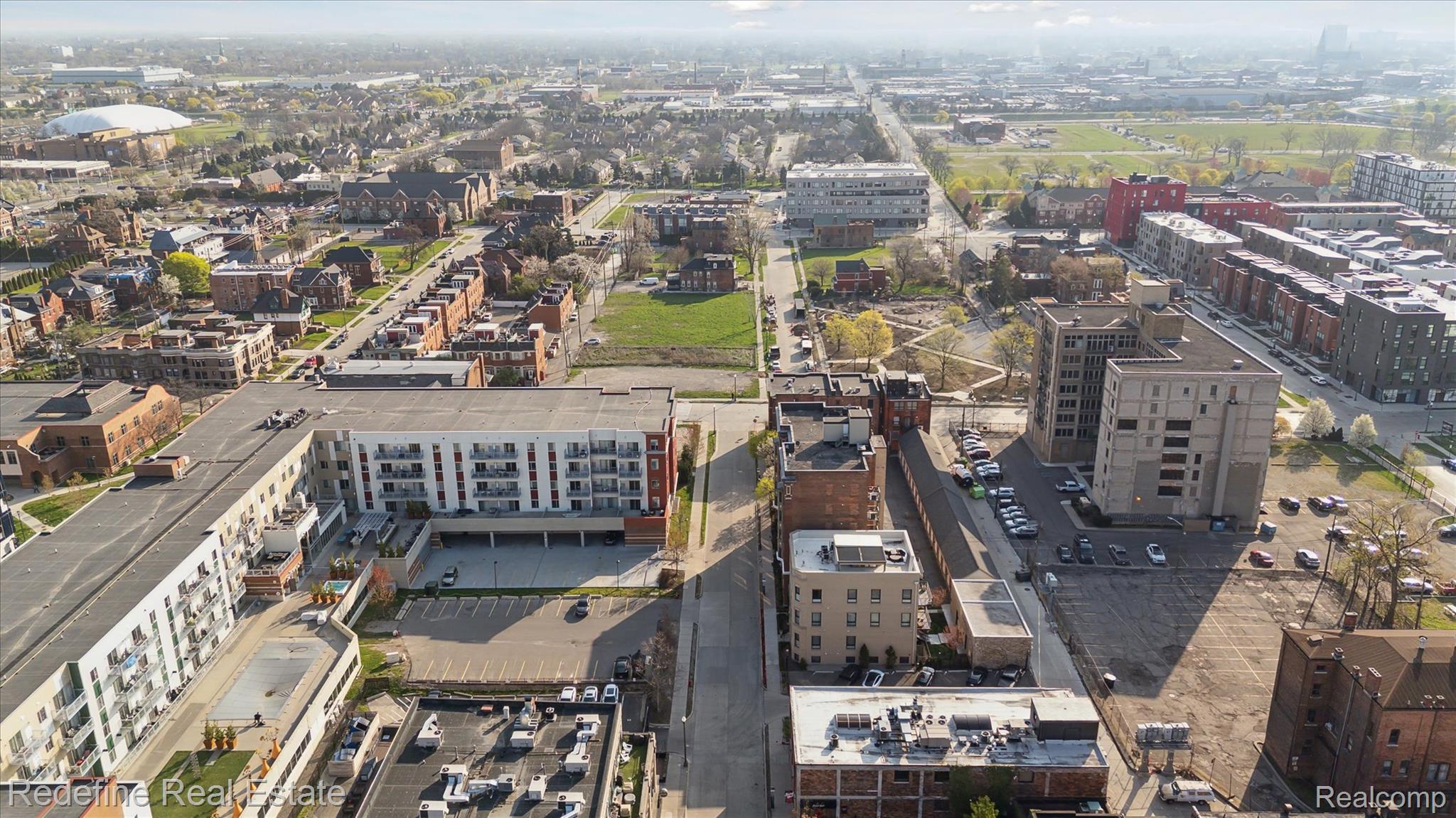 78 Watson Street, Unit 14 Detroit, MI 48201 - Photo 3 of 37 38-78-Watson-St-Unit-13-Detroit-MI-48201-WindowStill-04.jpg