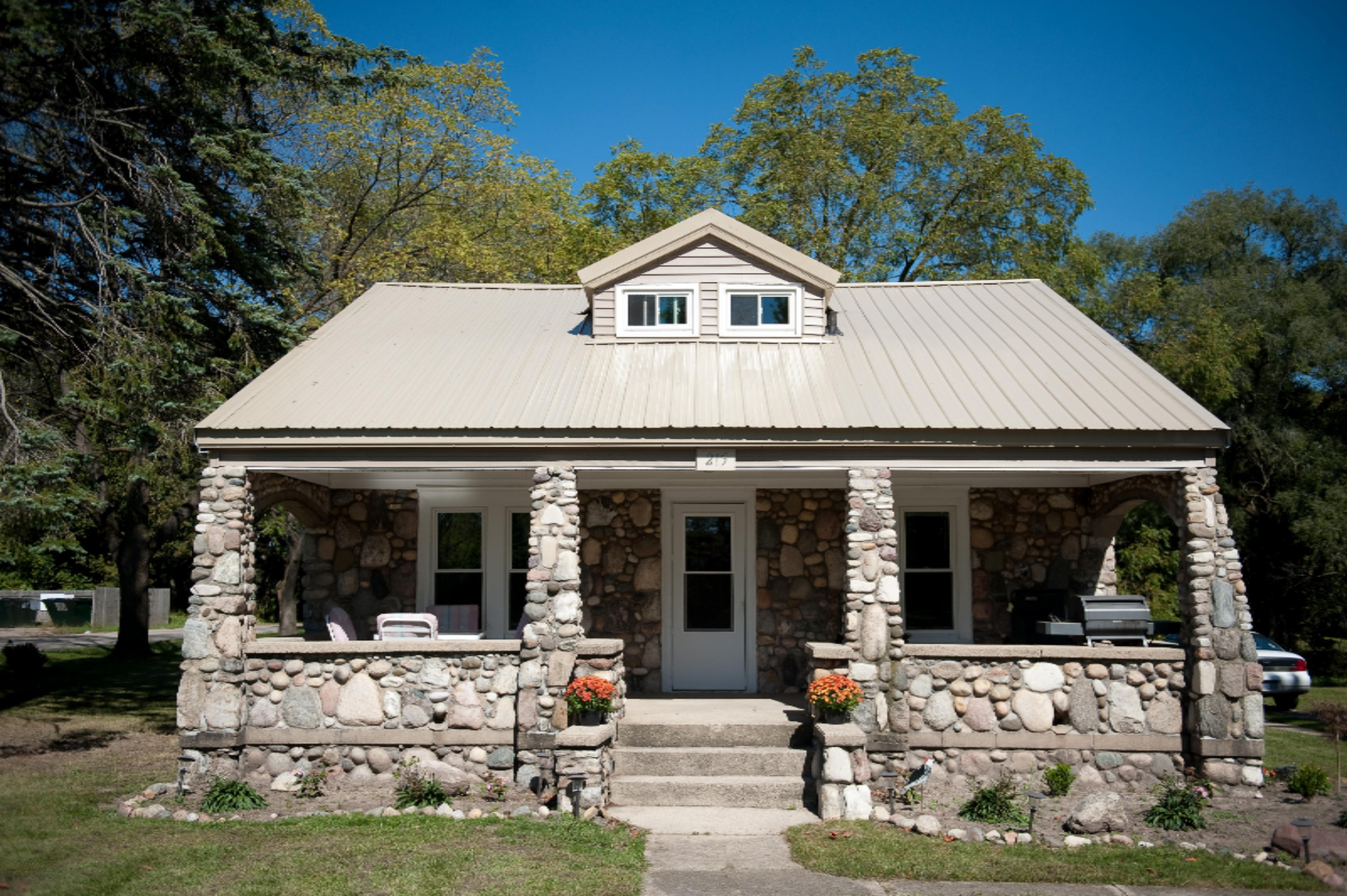 215 East State Road Grant, MI 49327 - Photo 2 of 15 DSC_3087